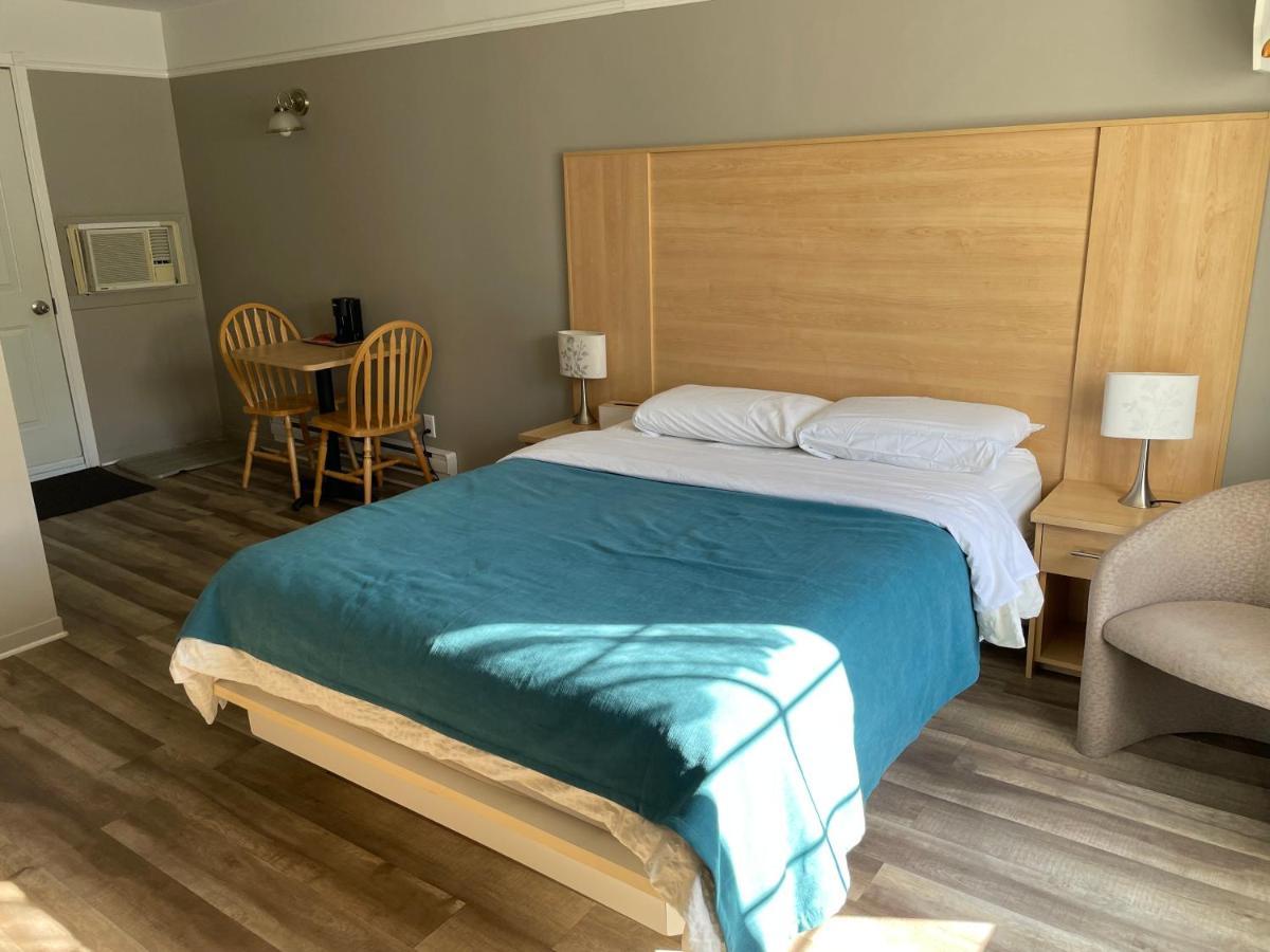 Motel Au P'Tit Sapin Mirabel Dış mekan fotoğraf