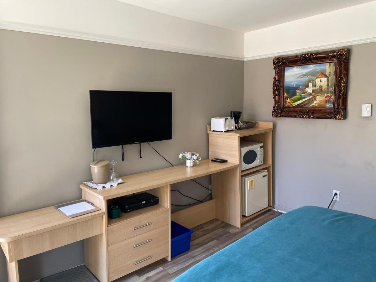 Motel Au P'Tit Sapin Mirabel Dış mekan fotoğraf