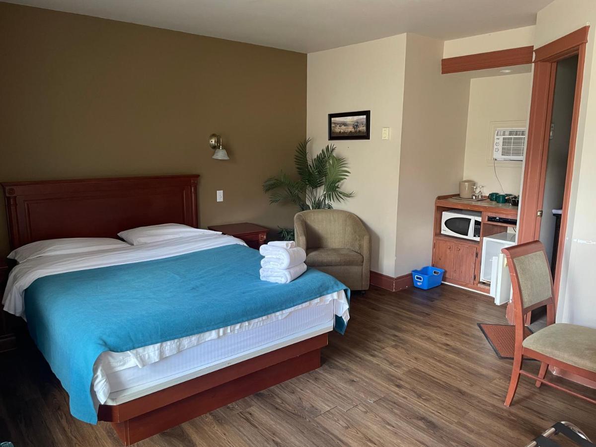 Motel Au P'Tit Sapin Mirabel Dış mekan fotoğraf